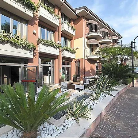 Aurora Hotel Sirmione