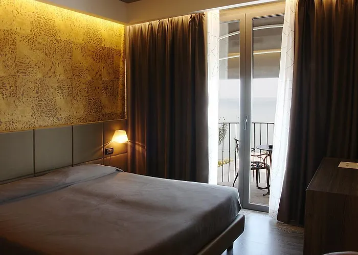 Hotell Aurora Sirmione