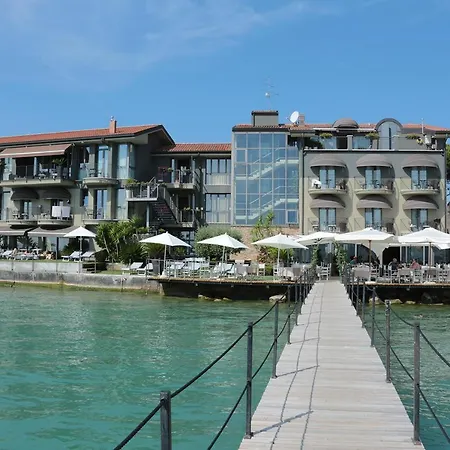 Hotel Aurora 3*