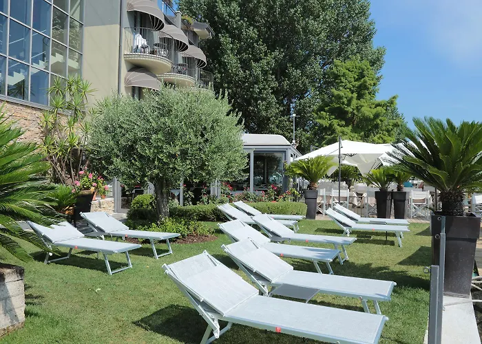 Hotel Aurora 3*