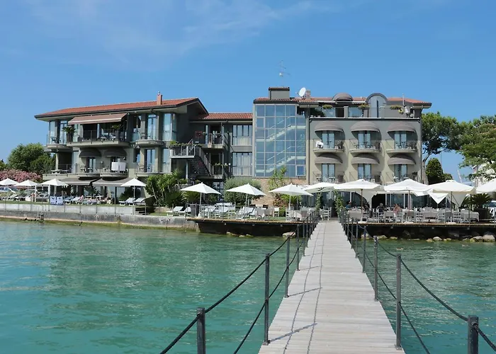 Hotel Aurora 3*
